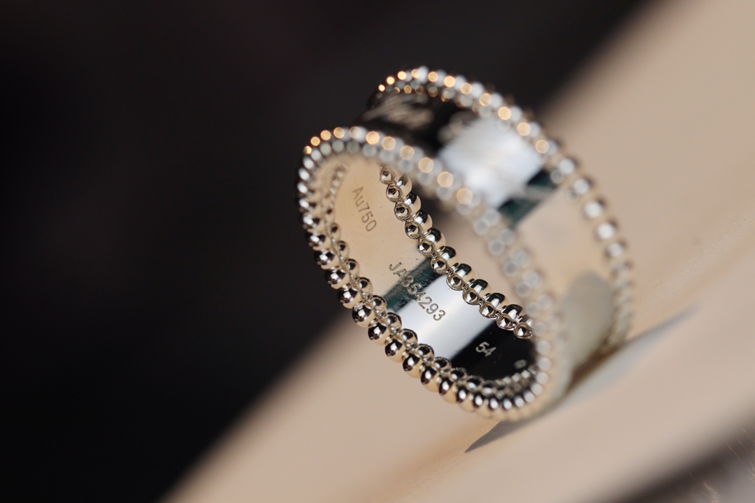 VCA Perlee Signature Ring - Original Replica Club