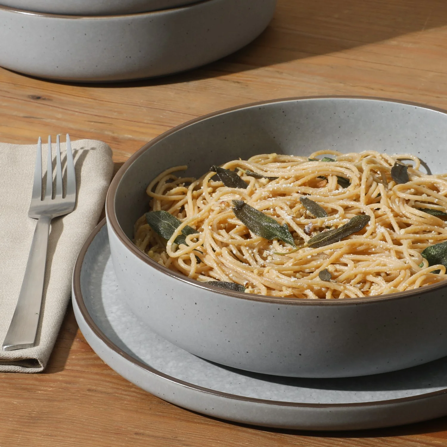 Gibson Elite Gelston Stoneware Matte Reactive Glaze 16 Piece (Service for 4) Plates and Bowl Dinnerware Set - Grey - Image 2