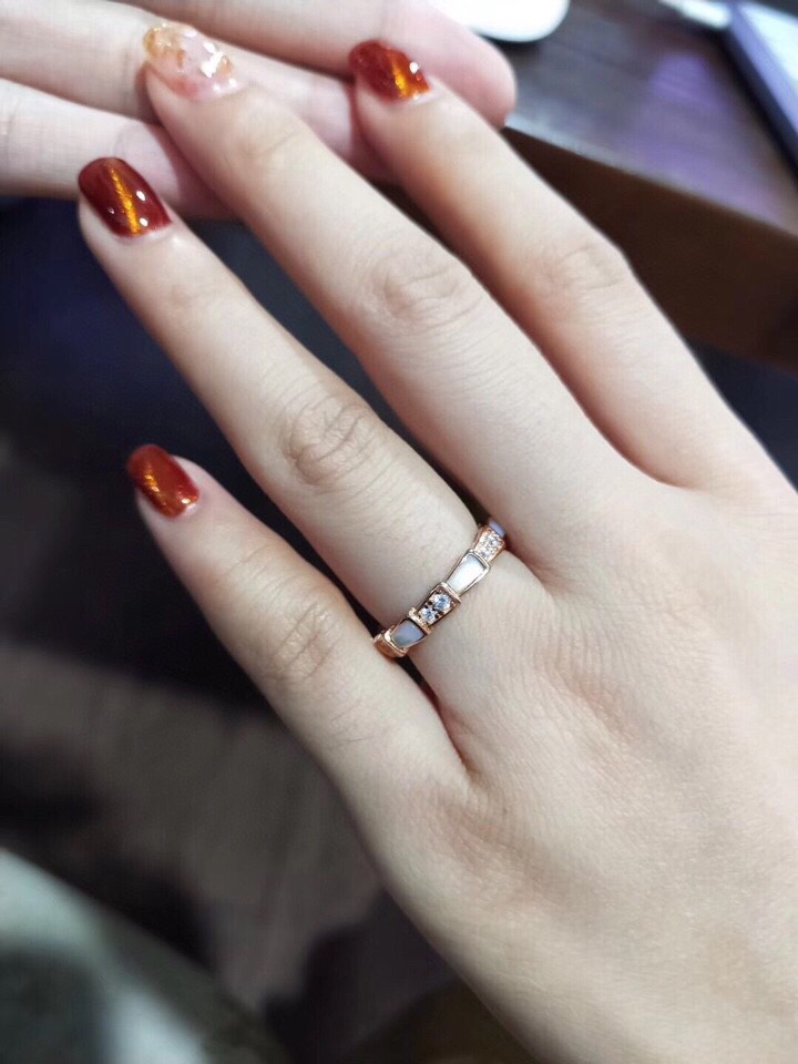 Bvlgari Rose Gold White Mother of Pearl Serpenti Viper Ring - Original Replica Club