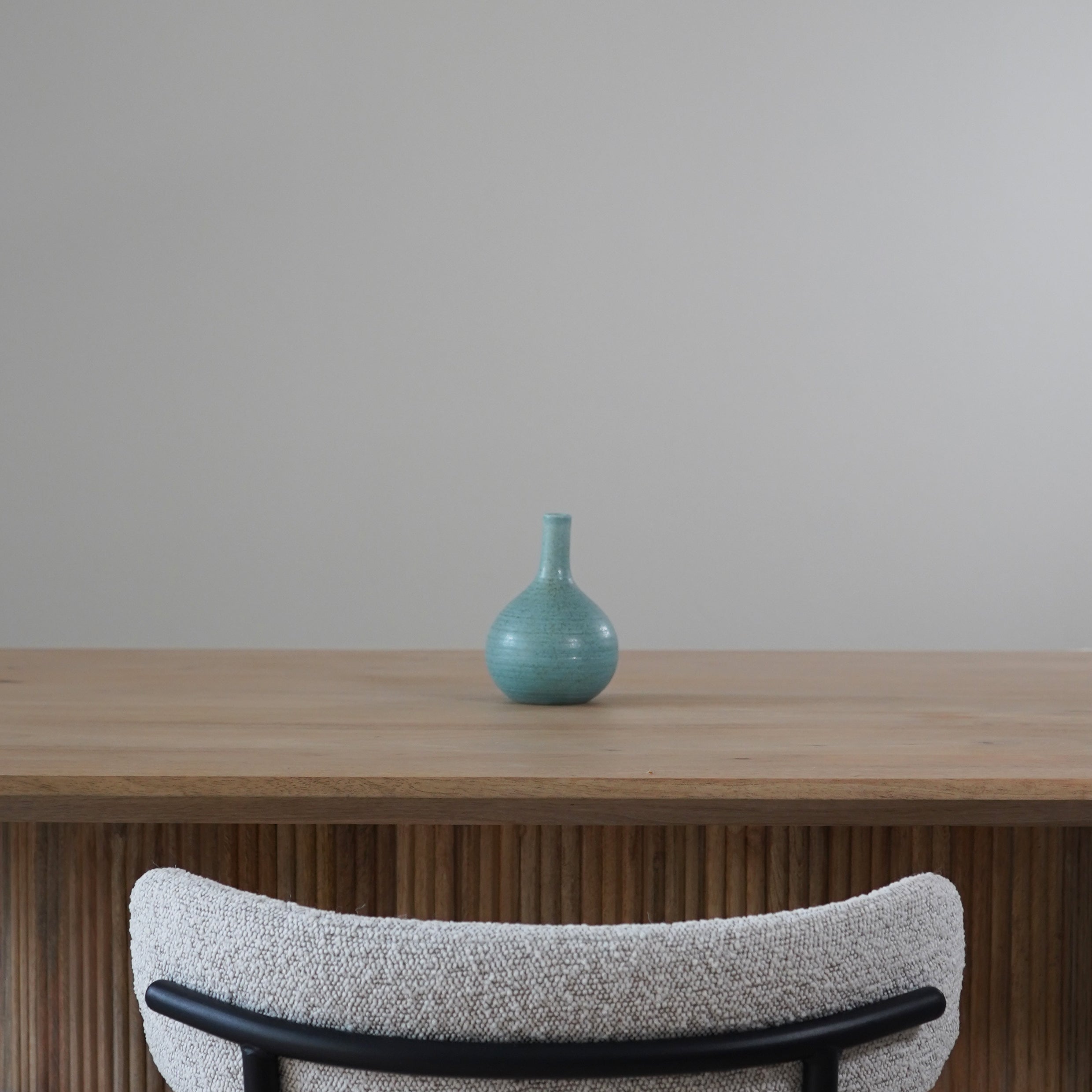 QUVIO Vaas bol met smalle hals - Keramisch - Lichtblauw