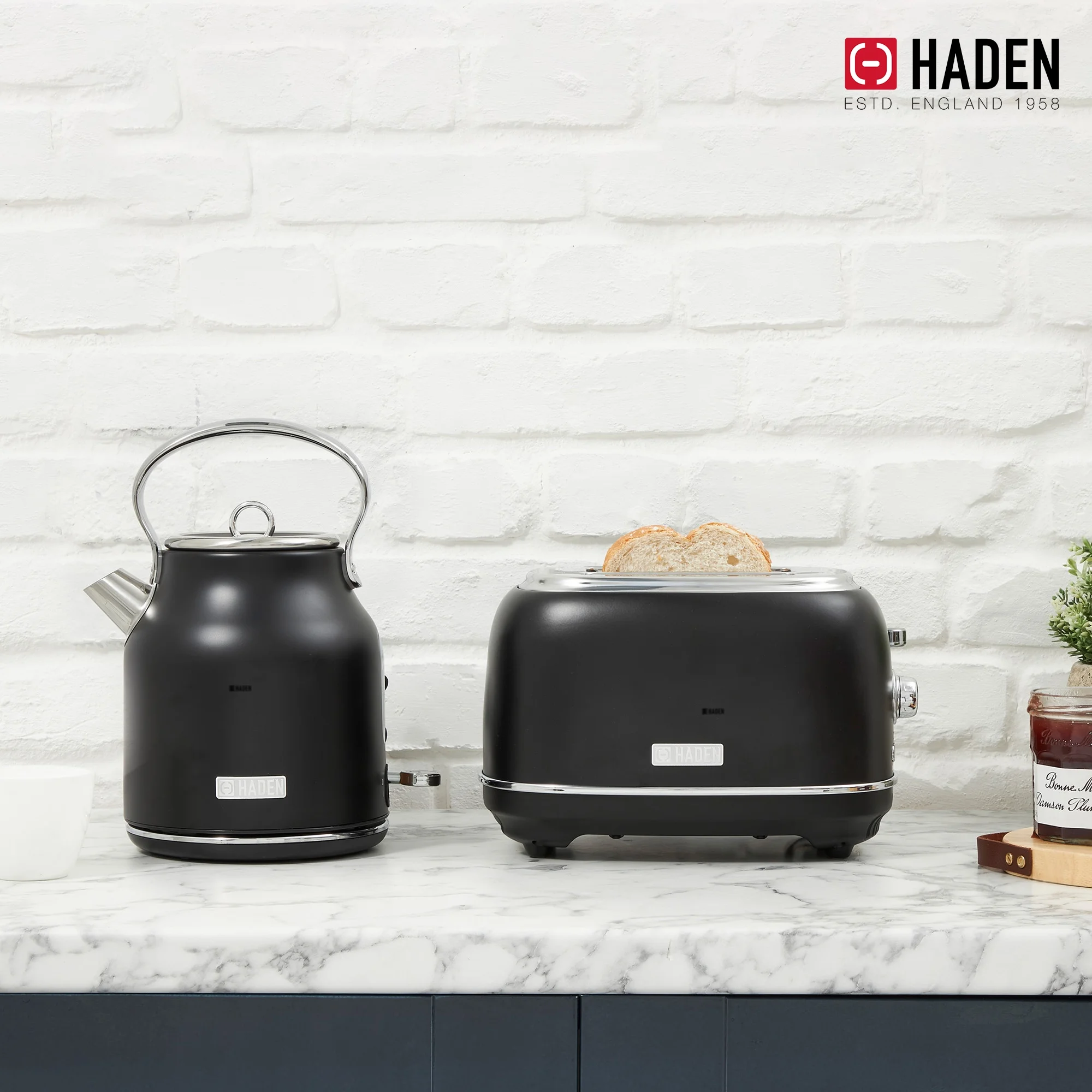 Haden Heritage 1.7 Liter Electric Kettle with 2 Slice Bread Toaster, White - Image 34