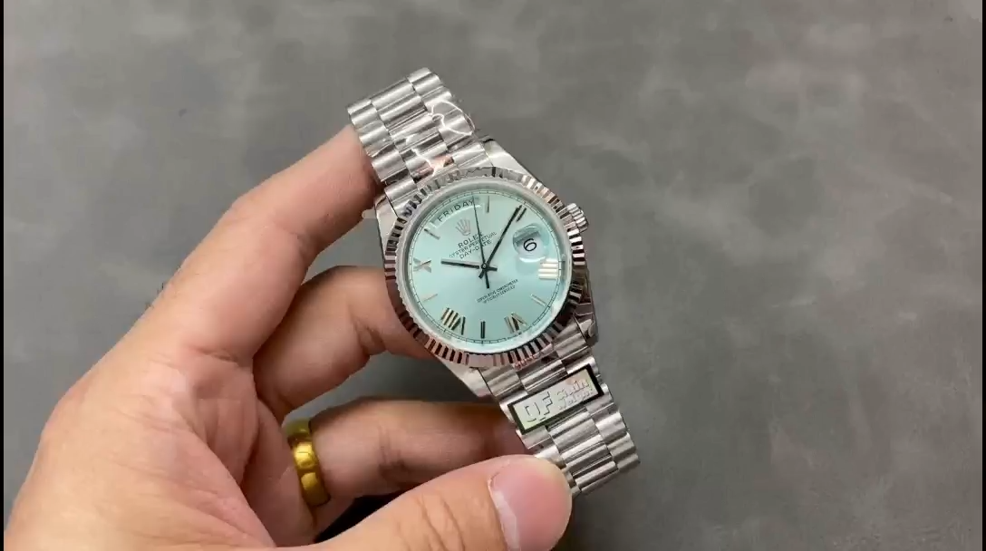 Rolex Day-Date 228236 Fluted Bezel Ice Blue Dial 40MM Mens Replica Watch