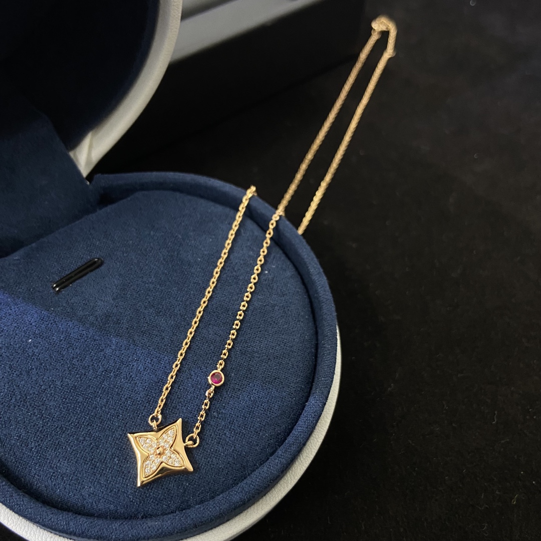Louis Vuitton Dainty Diamond Sun Pendant Necklace in Rose Gold Color - Original Replica Club