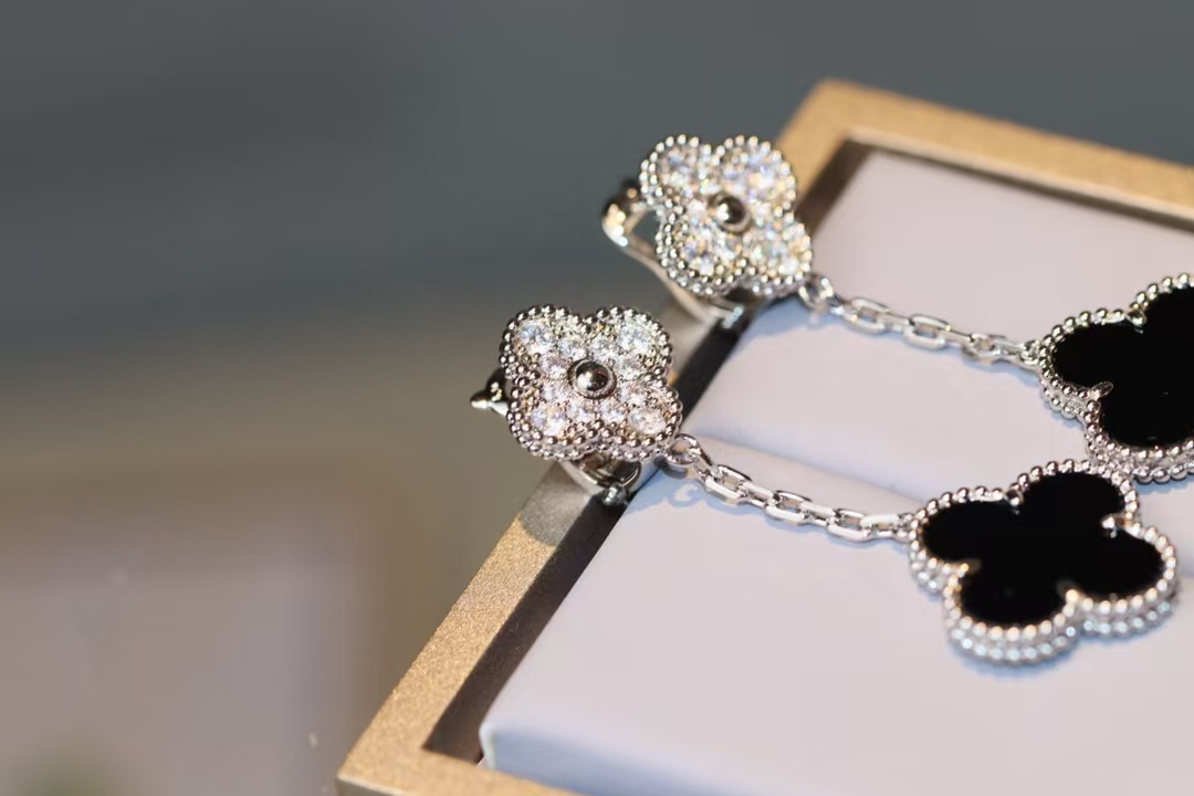 VCA Magic Alhambra Earrings, 2 Motifs - Original Replica Club