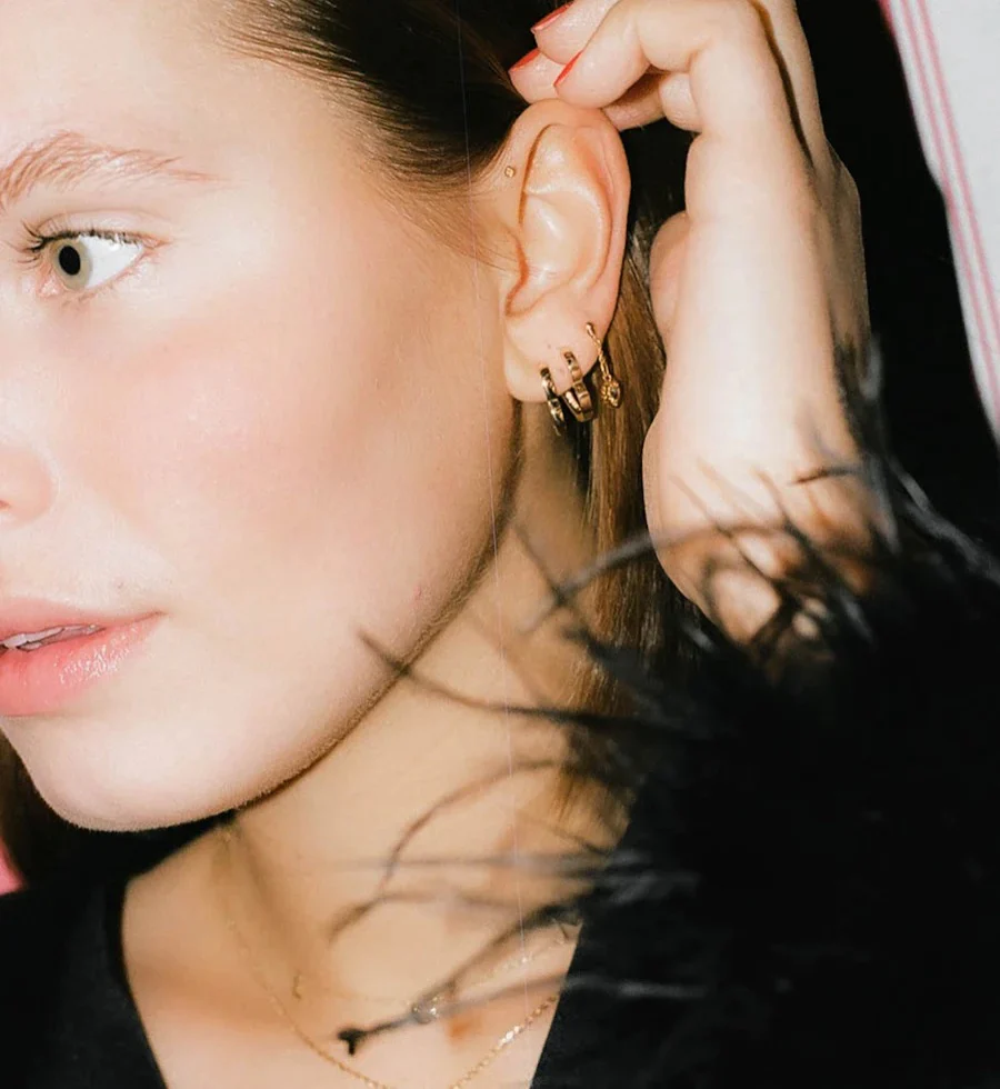Single Heart Clasp Earring 14K