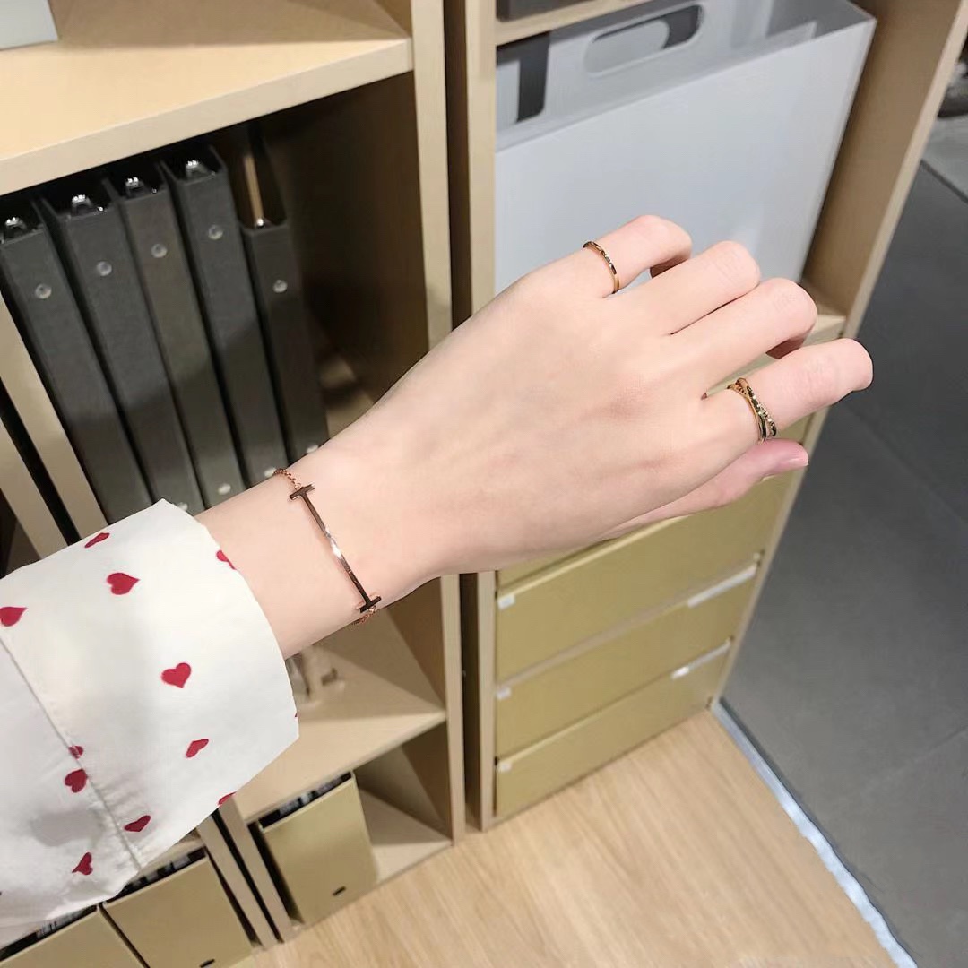 Tiffany No Diamond Smooth T Bracelet - Original Replica Club