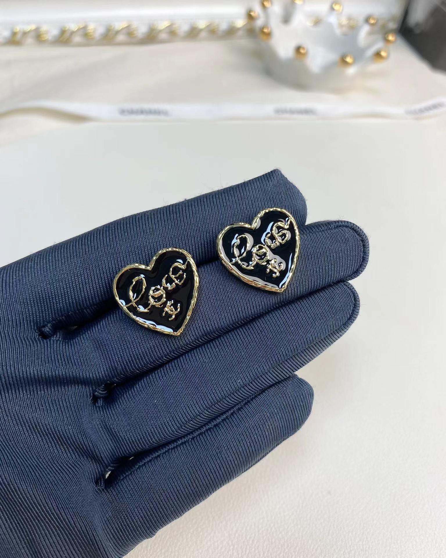 Chanel Black Love Heart Stud Earrings - Original Replica Club