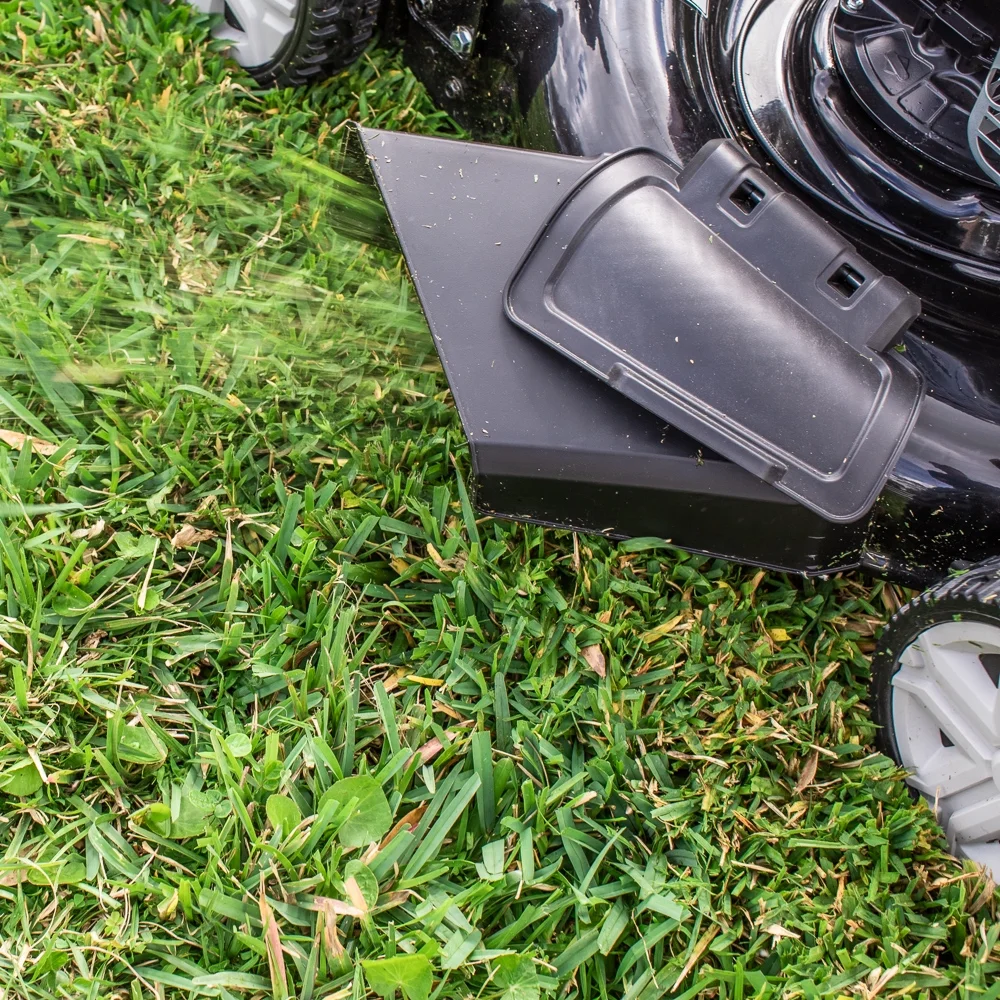 Black Max 21" Self-Propelled Lawn Mower with 140cc E550 Series Briggs and Stratton Engine - Image 7