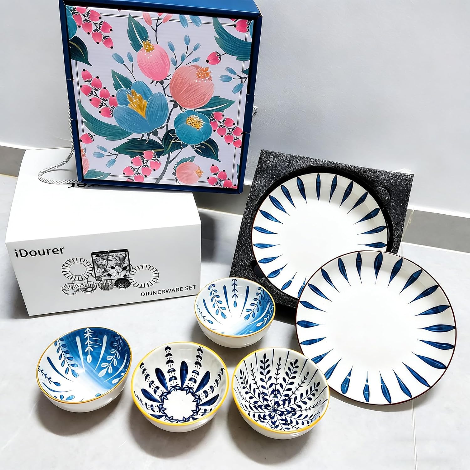 Ceramic Plates and Bowls Set, Japanese Style Dinnerware Set with Gift Box - Blue and White - 4 Rice Bowls and 2 Pasta Bowls - Kitchen Gifts for Women