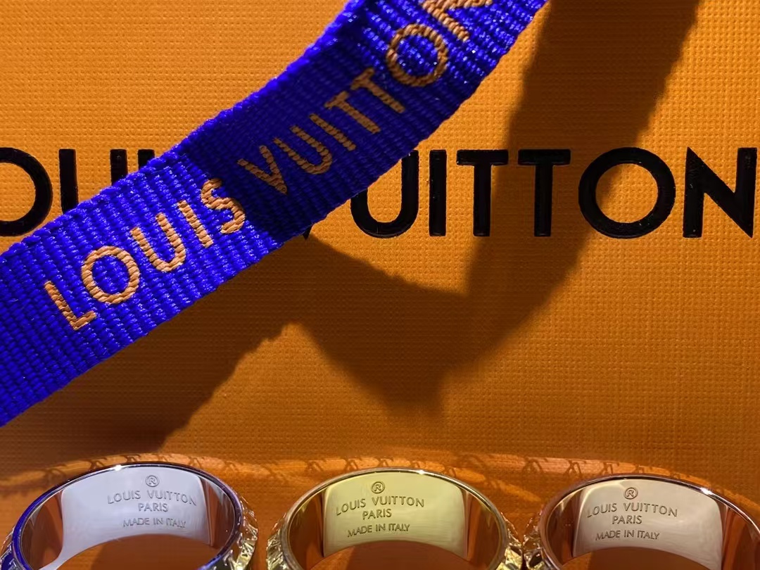 Louis Vuitton Unisex Wide Ring - Original Replica Club