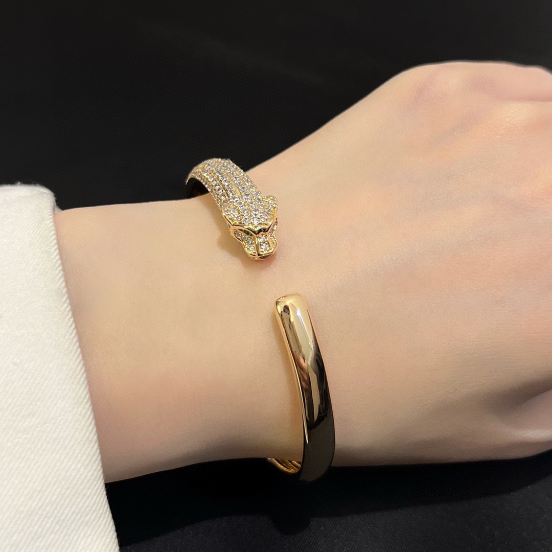 Cartier Half Diamond Panthère de Bracelet Open Cuff Bangle - Original Replica Club