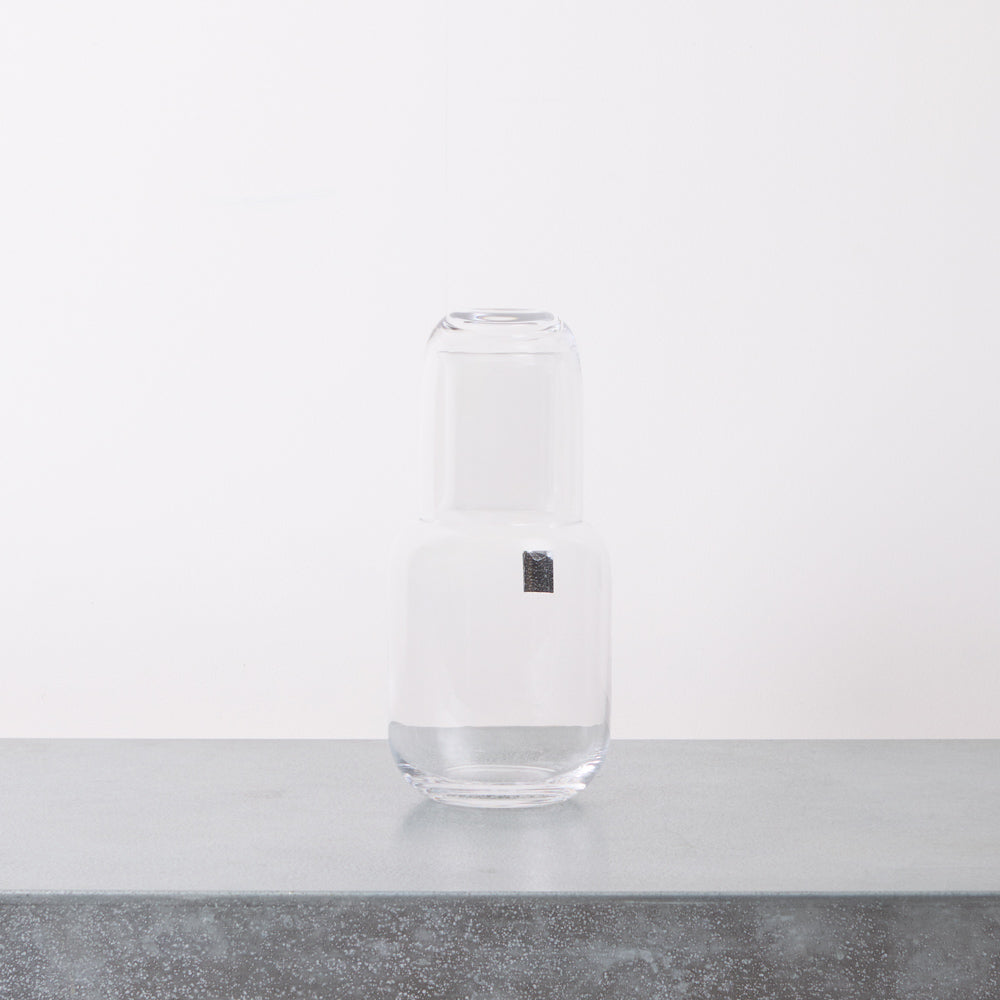Carafe de nuit avec verre