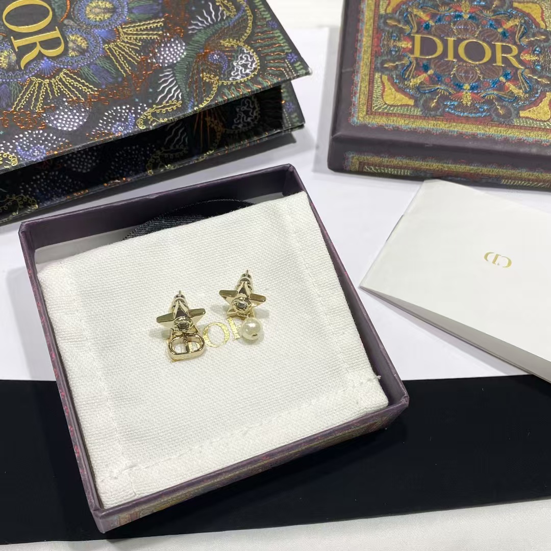 Dior Asymmetric Star Earrings - Original Replica Club