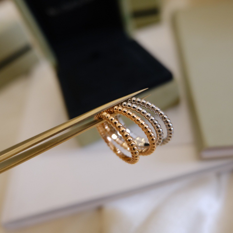 VCA Perlee Minimalist Ring - Original Replica Club