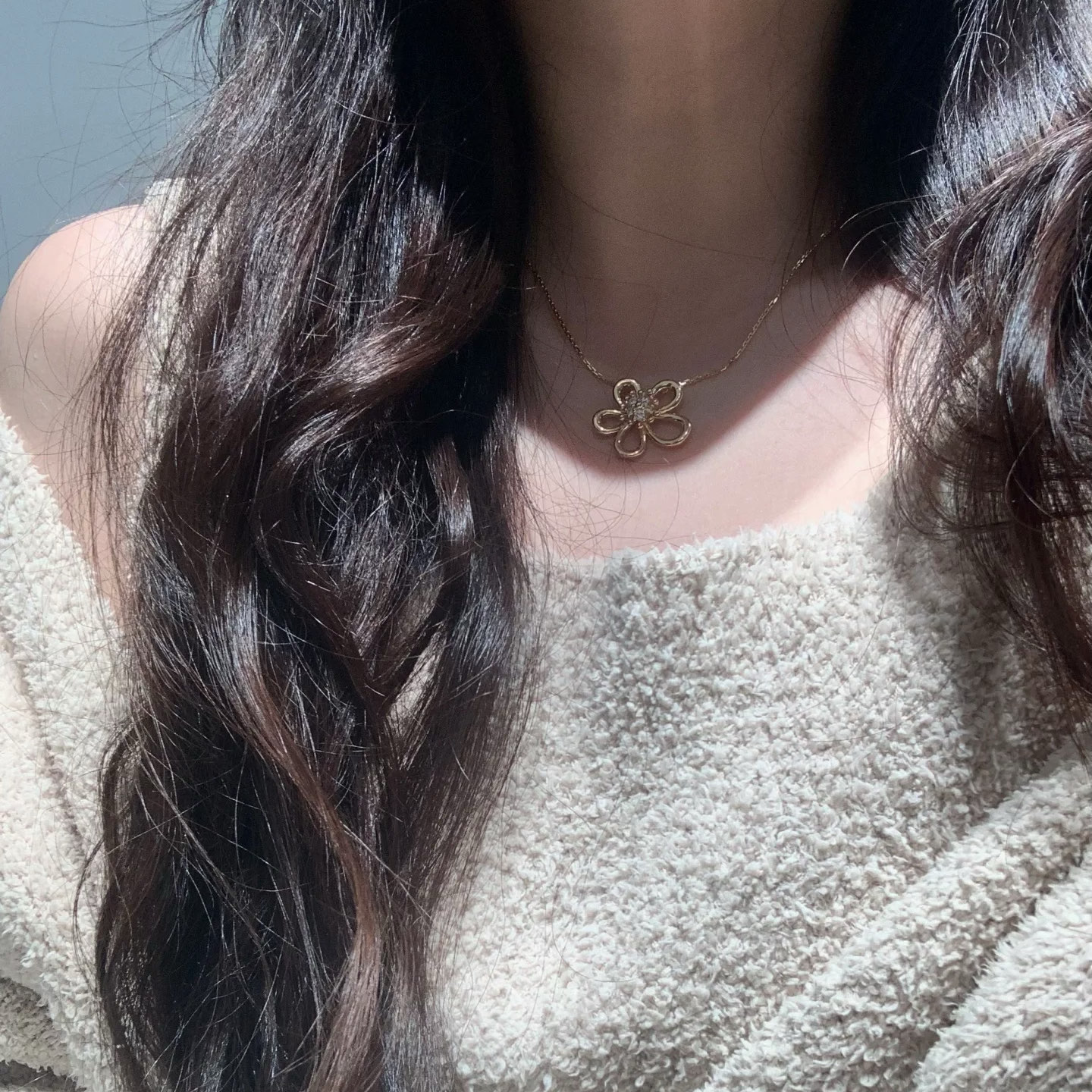 VCA Flowerlace Pendant Necklace - Original Replica Club