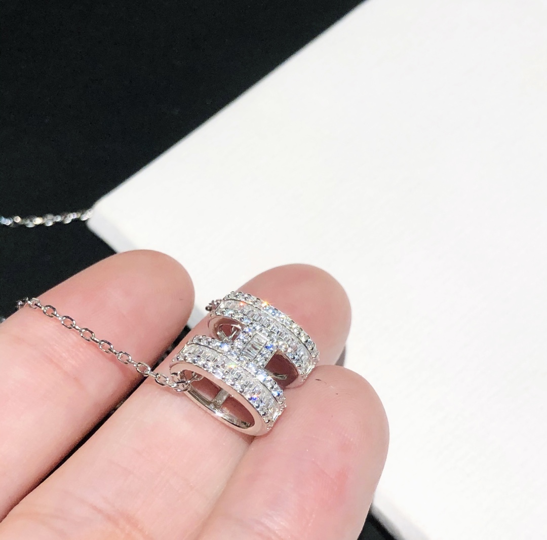 Hermes Diamond Paved H Pendant Necklace - Original Replica Club