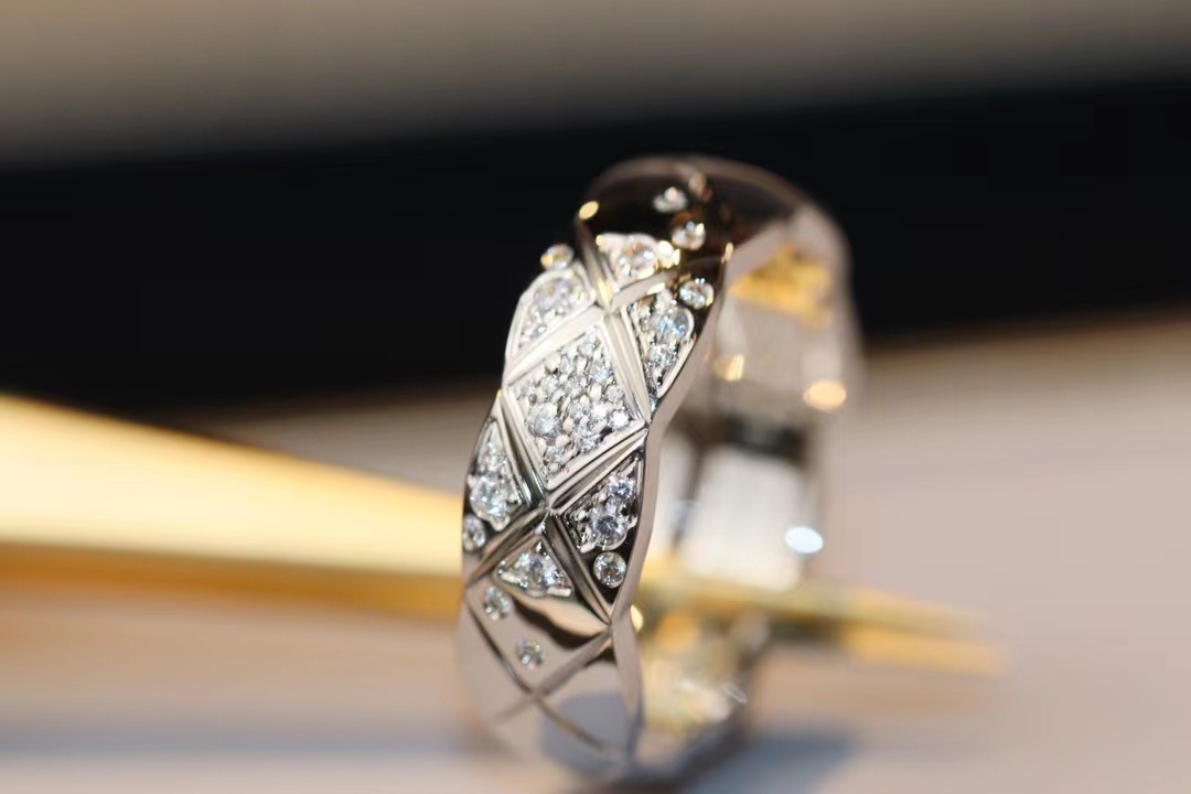 Chanel Diamond Coco Crush Ring - Wide - Original Replica Club