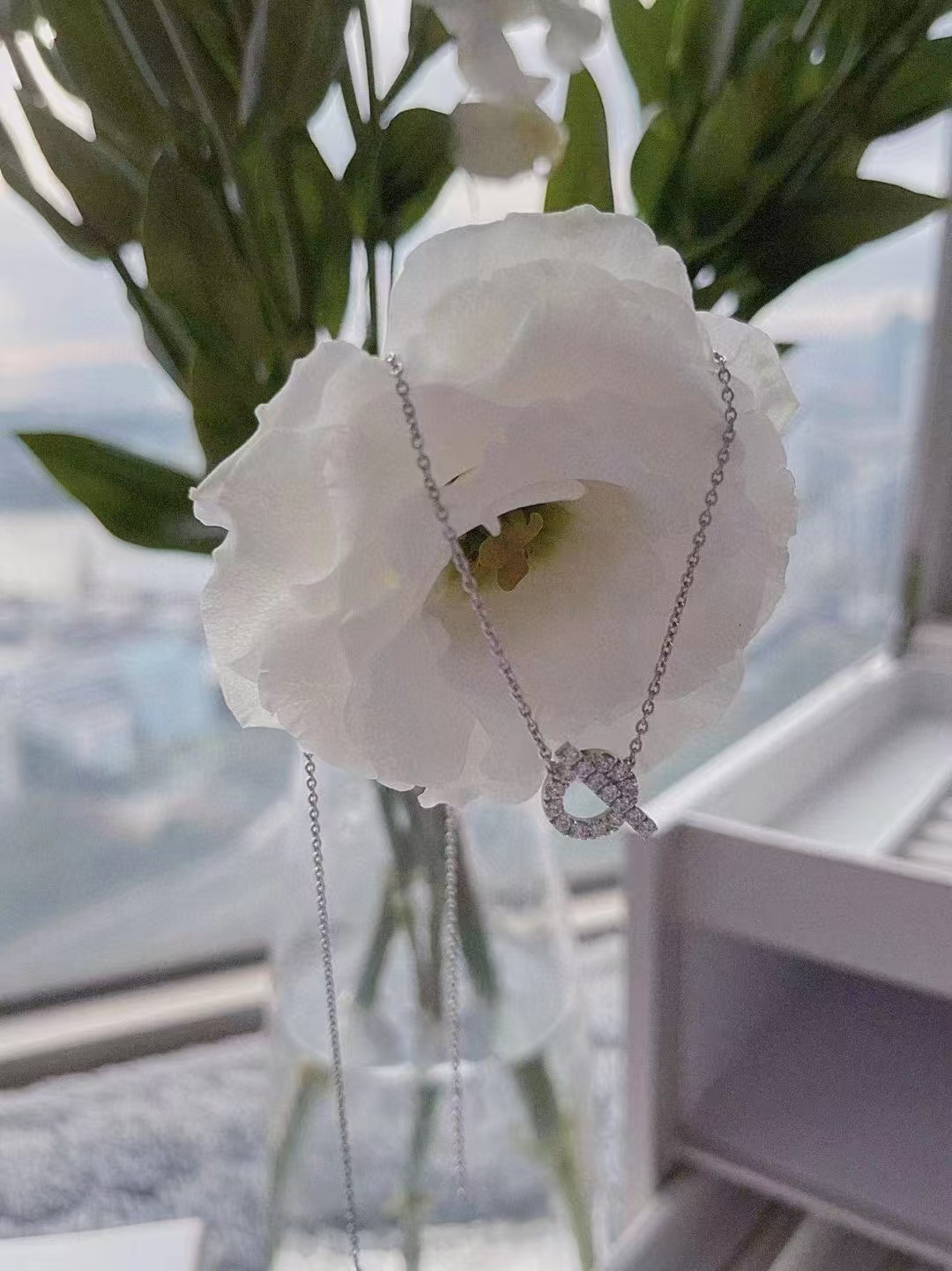 Hermes Q Pendant Necklace - Original Replica Club