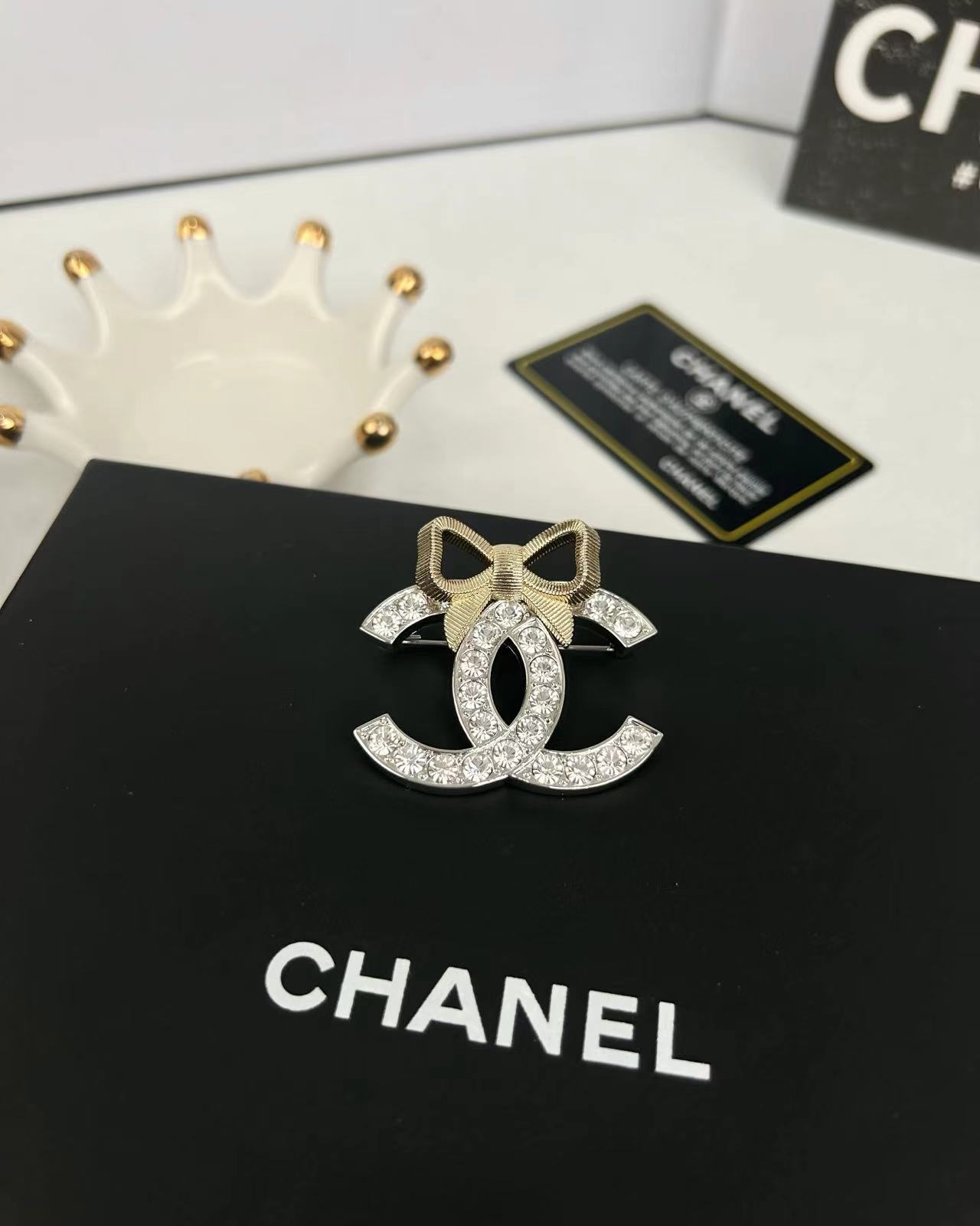 Chanel Light Gold Bow Mixed Silver CC Brooch Earrings Necklace - Original Replica Club