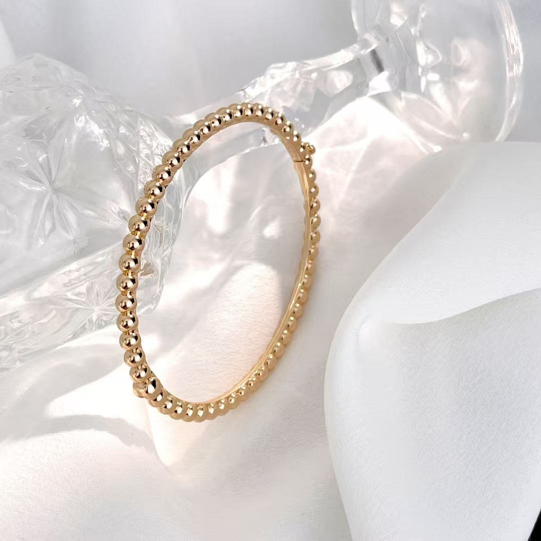 VCA Perlee Pearls of Gold Bracelet - Medium Bangle - Original Replica Club