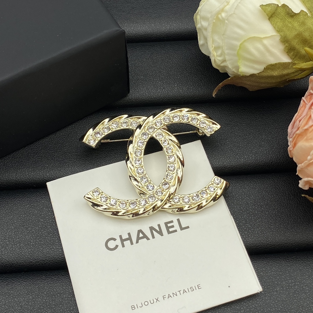 Chanel Minimalist Light Gold Diamond Coco Brooch - Original Replica Club