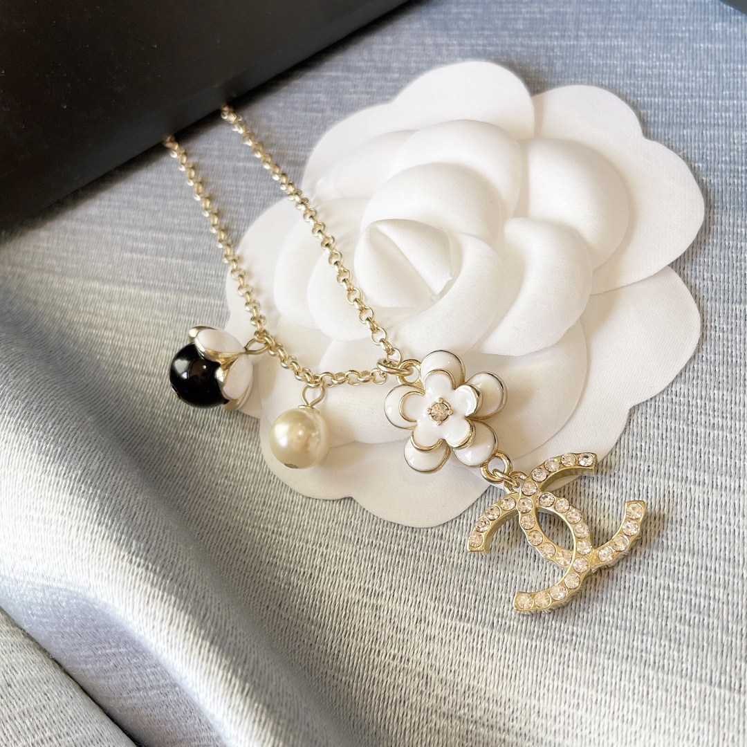 Chanel Flower Pearl Diamond Paved CC Pendant Necklace - Original Replica Club