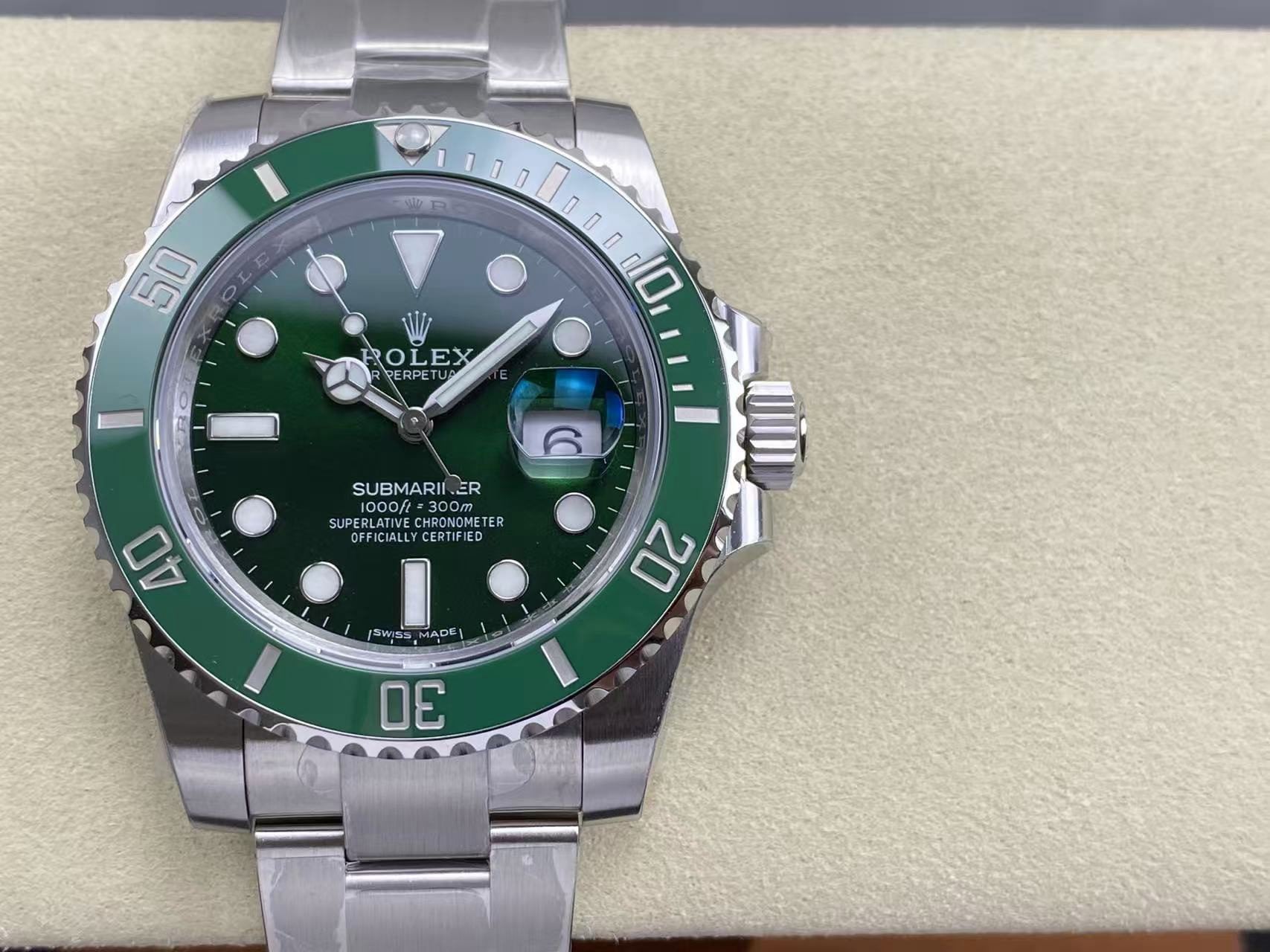 TOP Replica Rolex Submariner Green Dial Hulk