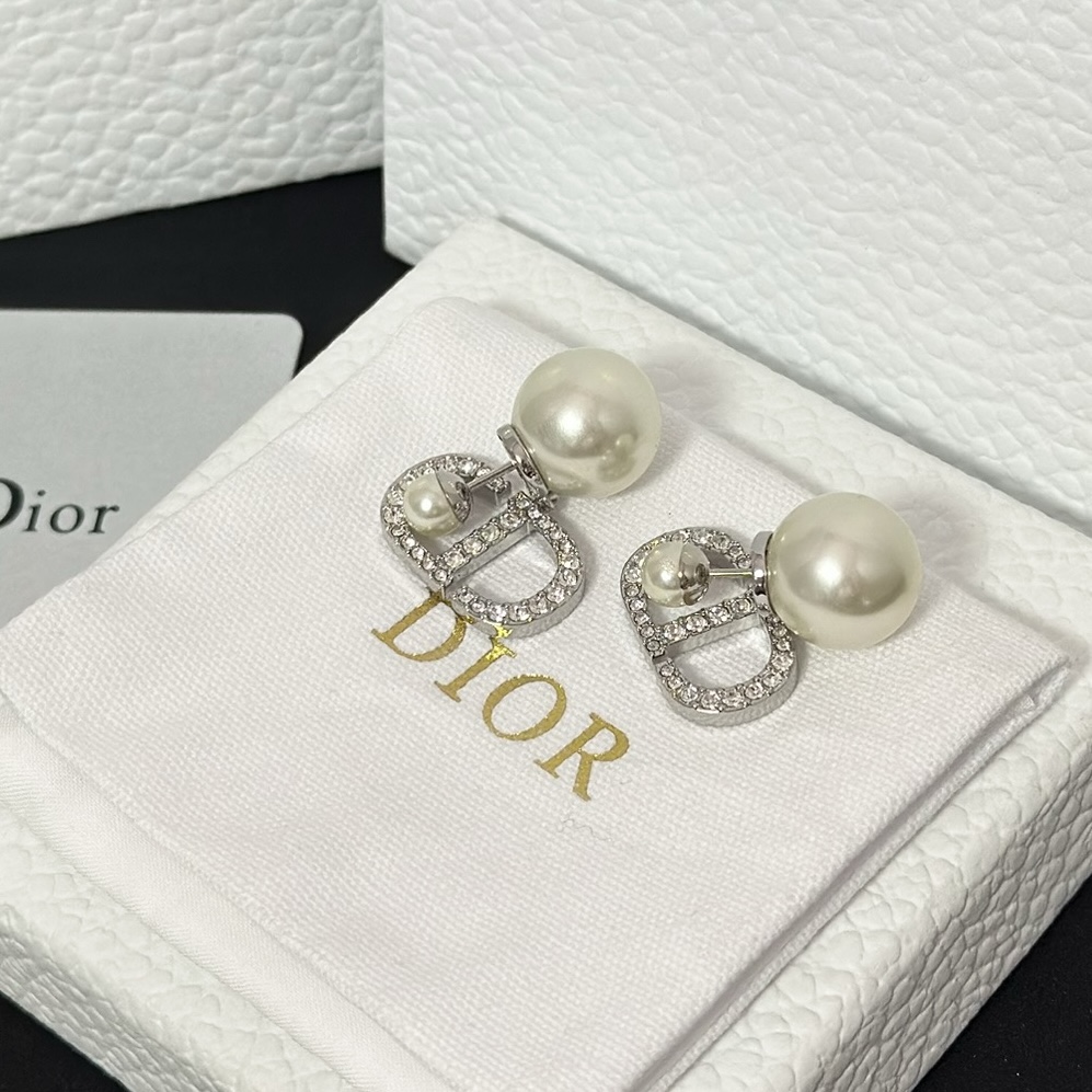 Dior Sweet CD Pearl Stud Earrings - Original Replica Club