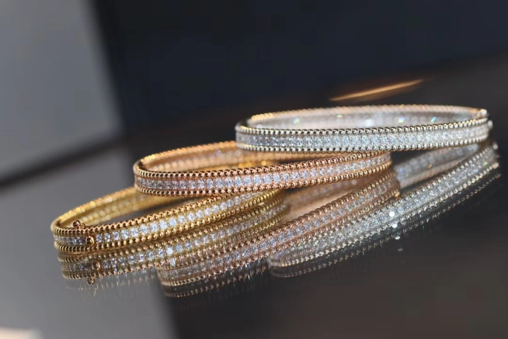 VCA Perlee Diamonds Bracelet Bangle, 1 Row, Medium Model - Original Replica Club