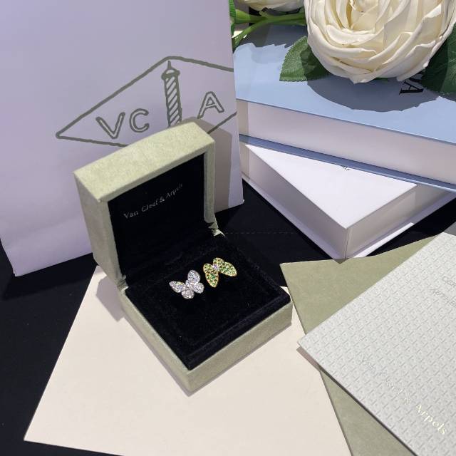 VCA Full Diamond Two Butterfly Between the Finger Ring - Original Replica Club