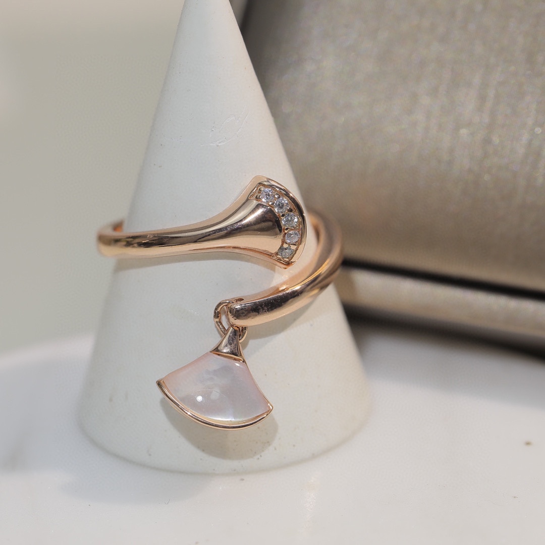 Bvlgari Rose Gold Charm Dangle Divas' Dream Ring - Original Replica Club