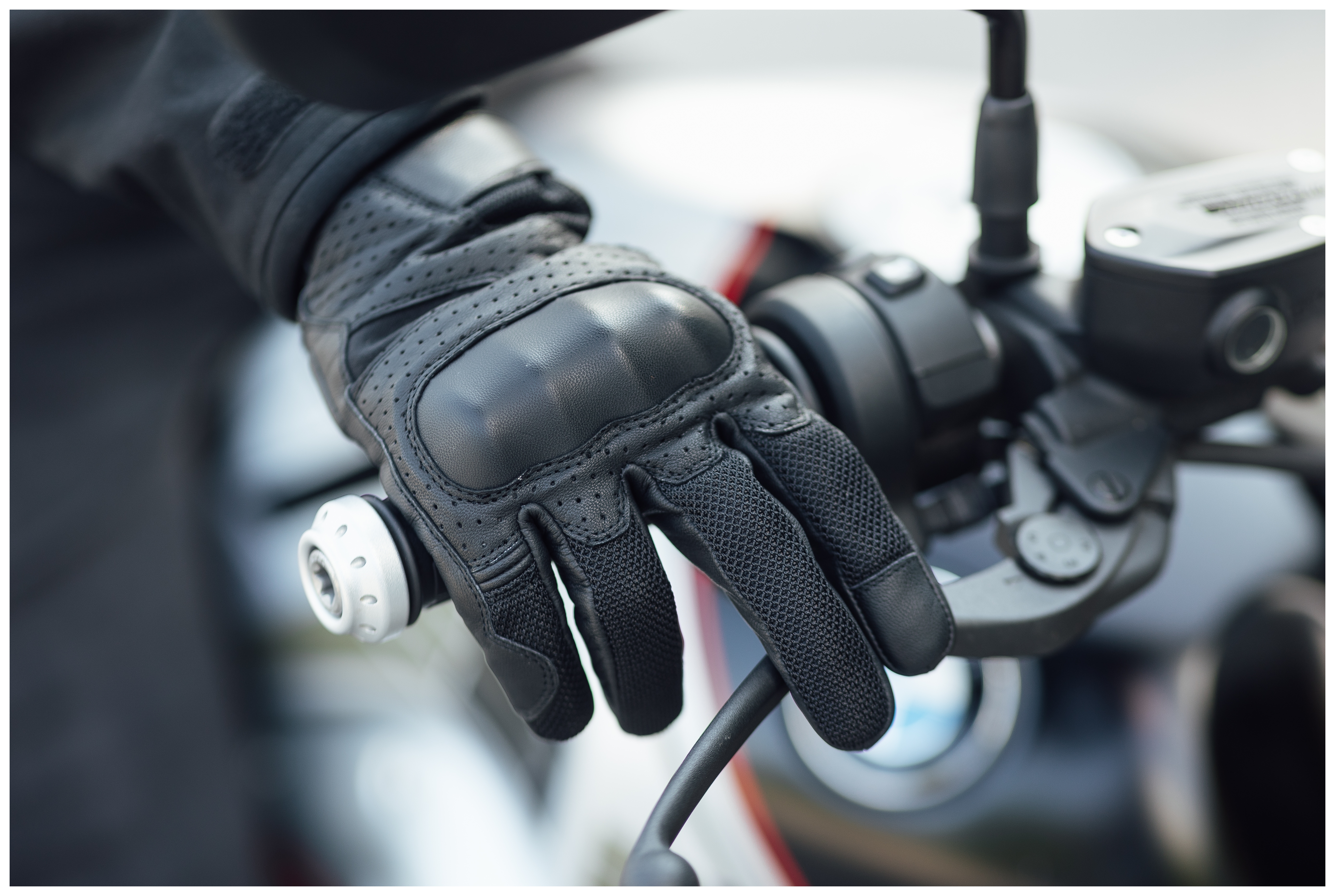 SportsBikeShop Merlin Griffin Urban D3O Gloves