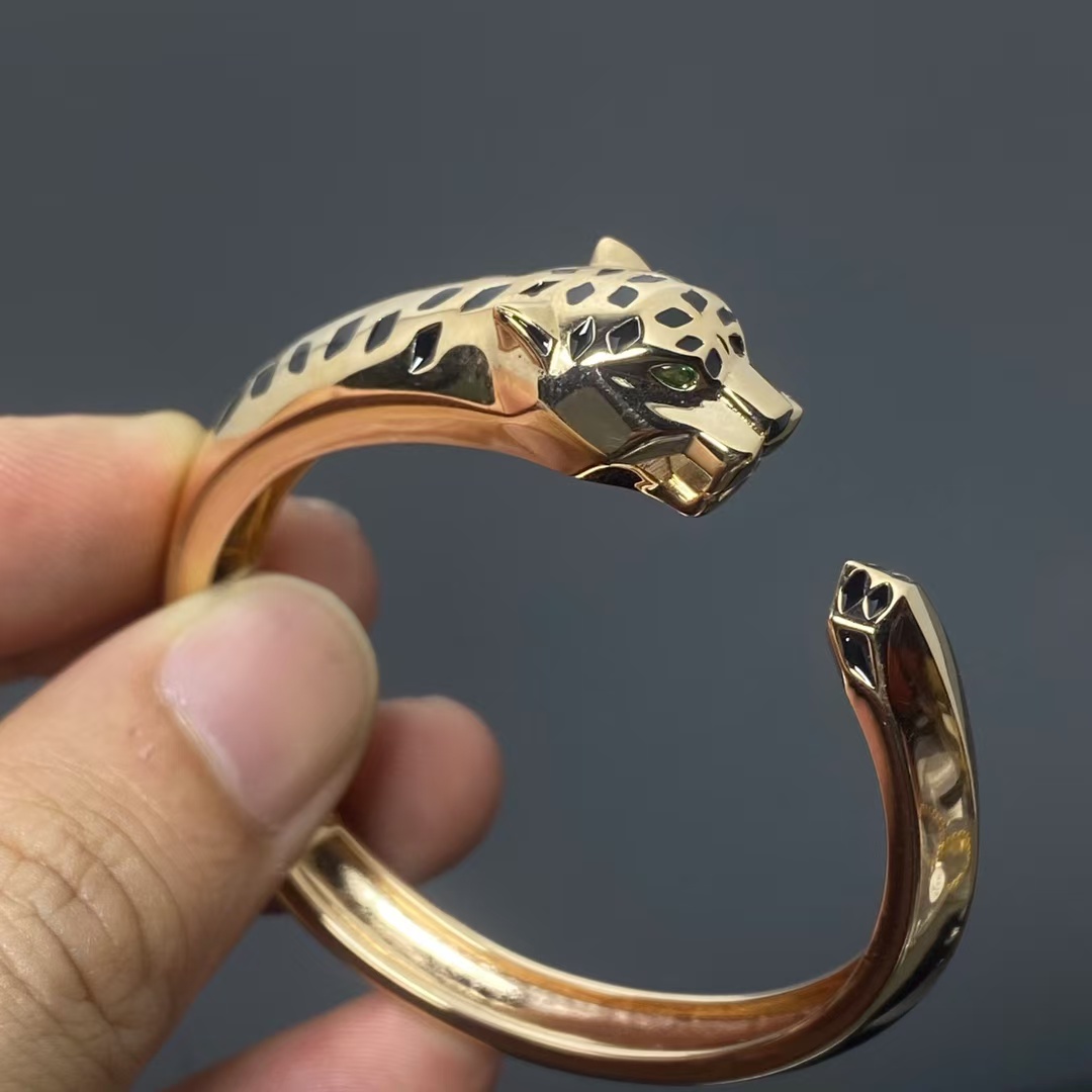Cartier Leopard Head Panthère de Bracelet Bangle - Original Replica Club