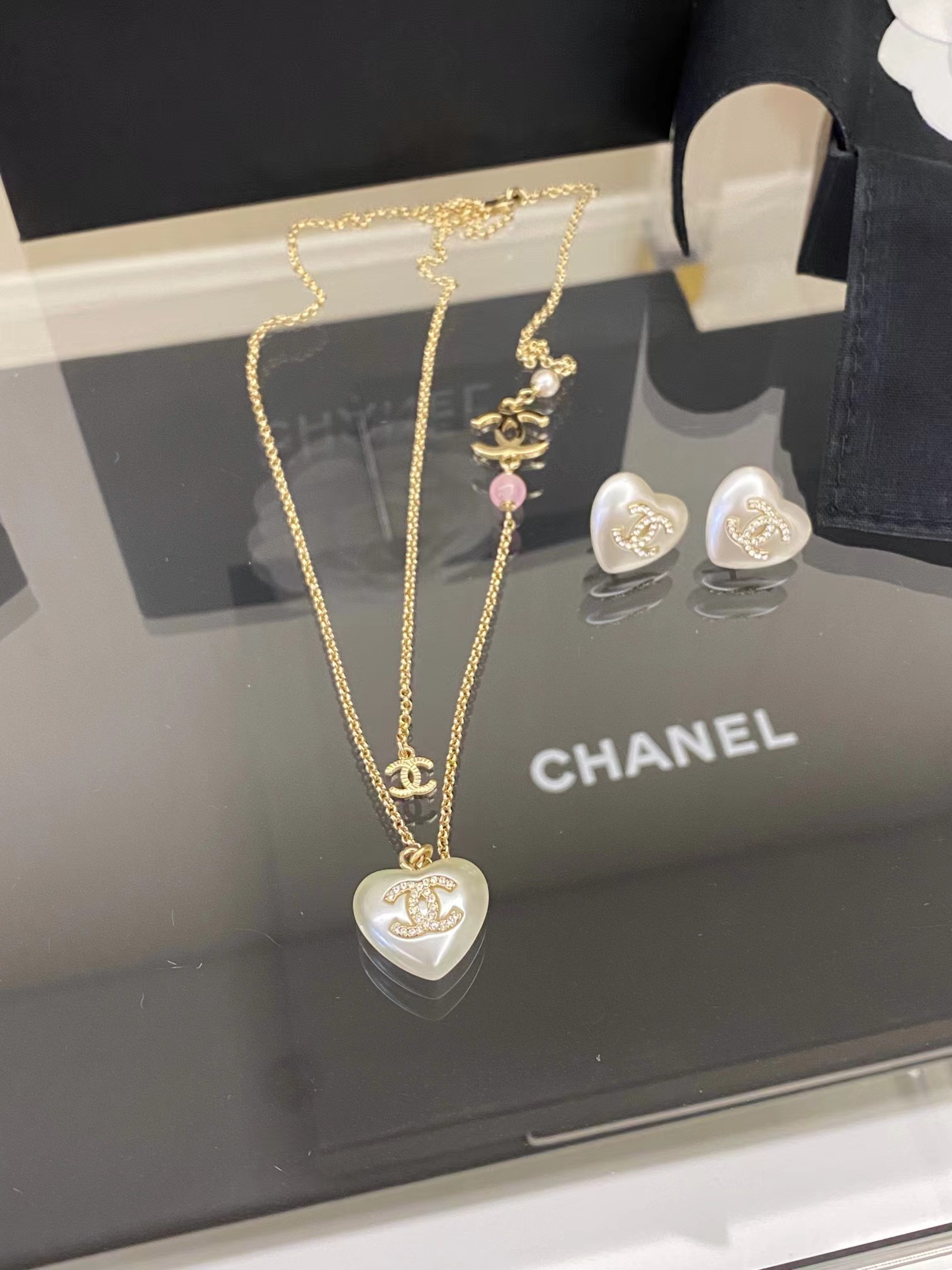 Chanel Pearl Love Heart Pendant Necklace - Original Replica Club