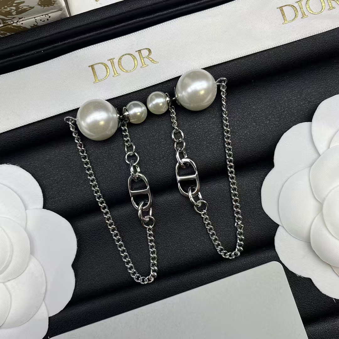 Dior Chain Dangle Pearl Earrings - Original Replica Club