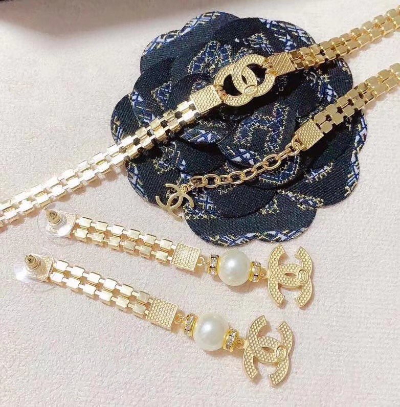 Chanel Prong-set Rhinestone Bracelet Earrings Necklace - Original Replica Club