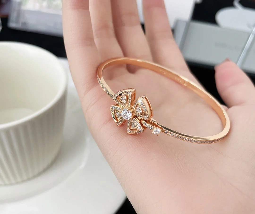 Dupe Bvlgari Fiorever Bracelet Rose Gold Flower Bangle - Original Replica Club
