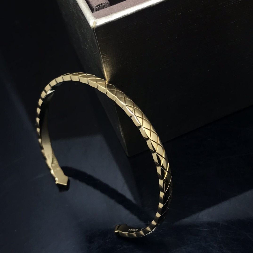 Chanel Coco Crush Cuff Bracelet Bangle - Original Replica Club