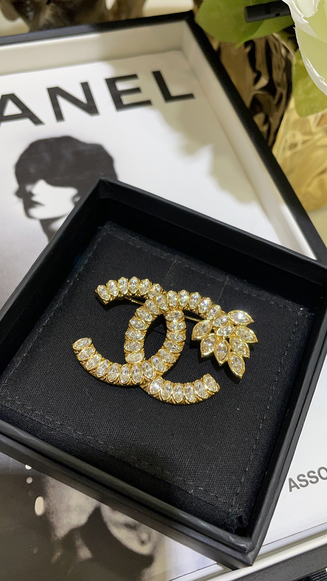 Chanel Luxury Full Diamond Ear of Wheat CC Brooch - Original Replica Club