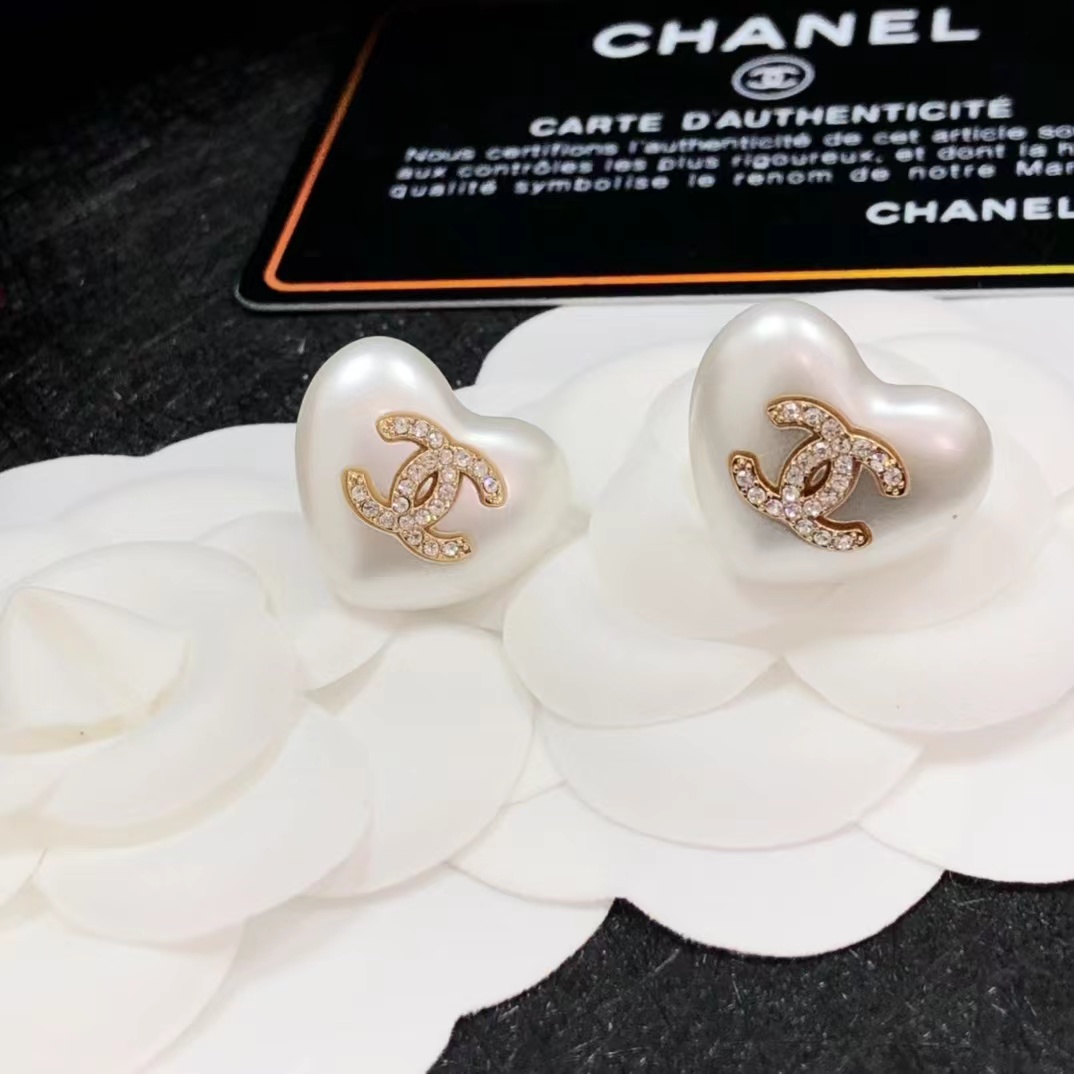 Chanel Love Heart Pearl Stud Earrings - Original Replica Club