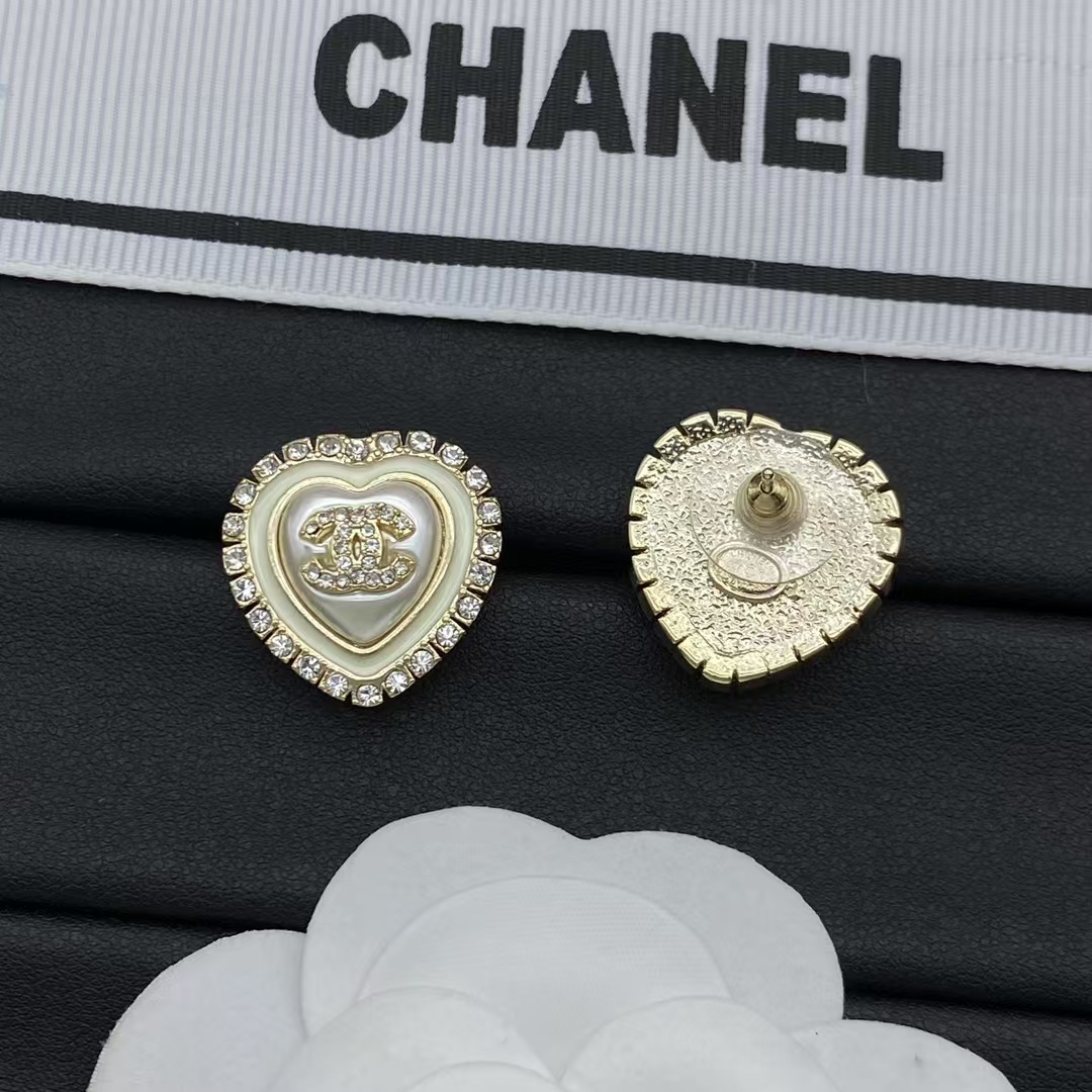 Chanel Strass Paved Heart Stud Earrings - Original Replica Club