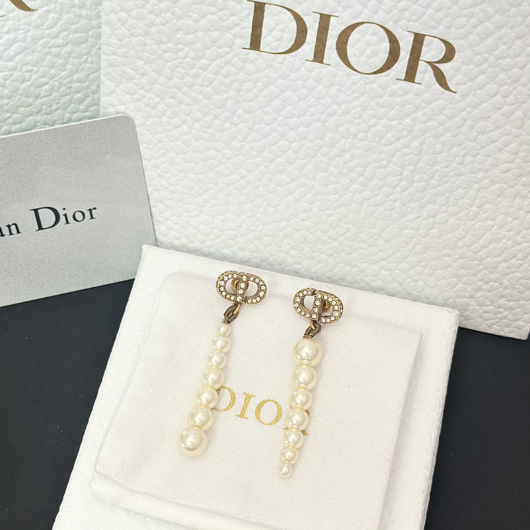 Dior Asymmetric Tassel Pearl Earrings - Original Replica Club
