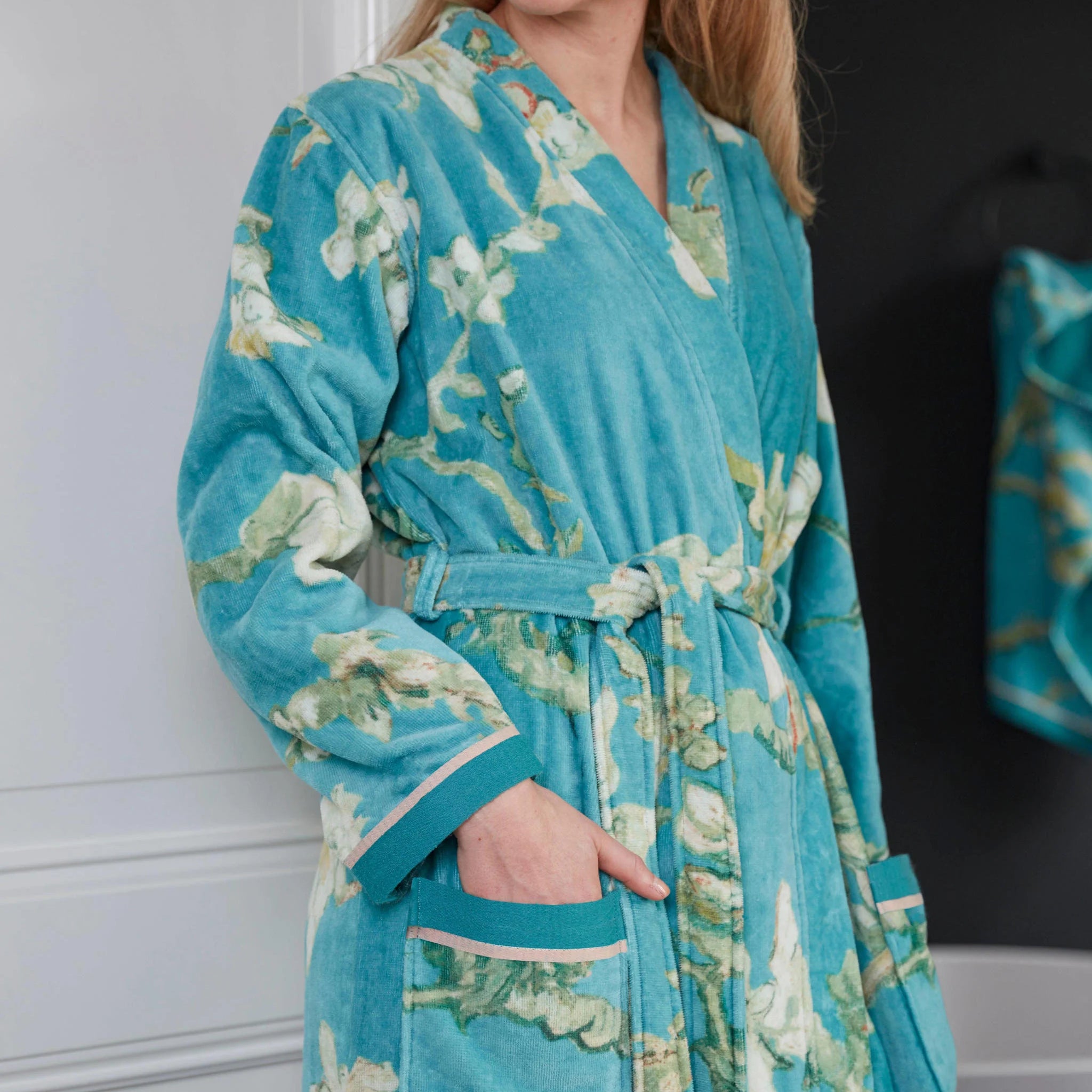 Beddinghouse x Van Gogh Museum Blossom Badjas - Blauw - XL