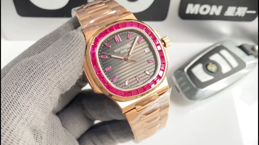 Replica Patek Philippe Nautilus 5723 112R 001 40mm Mens Watch