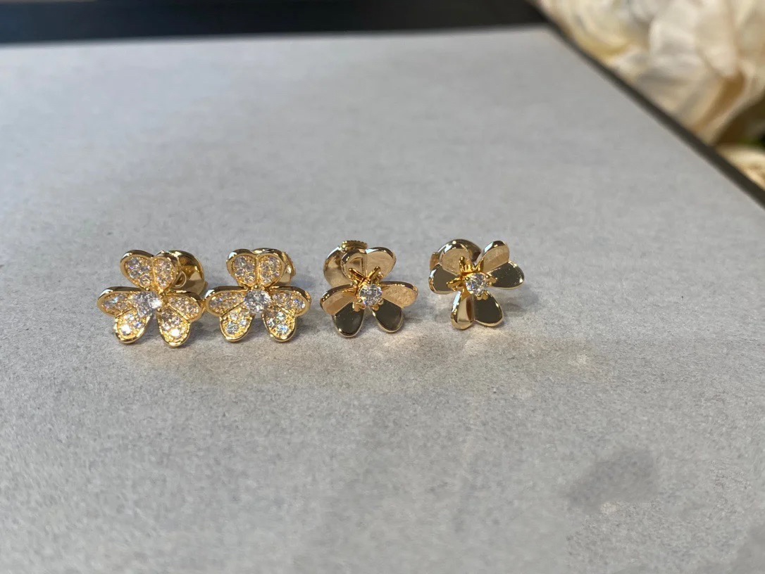 VCA Stud Frivole Earrings - Original Replica Club