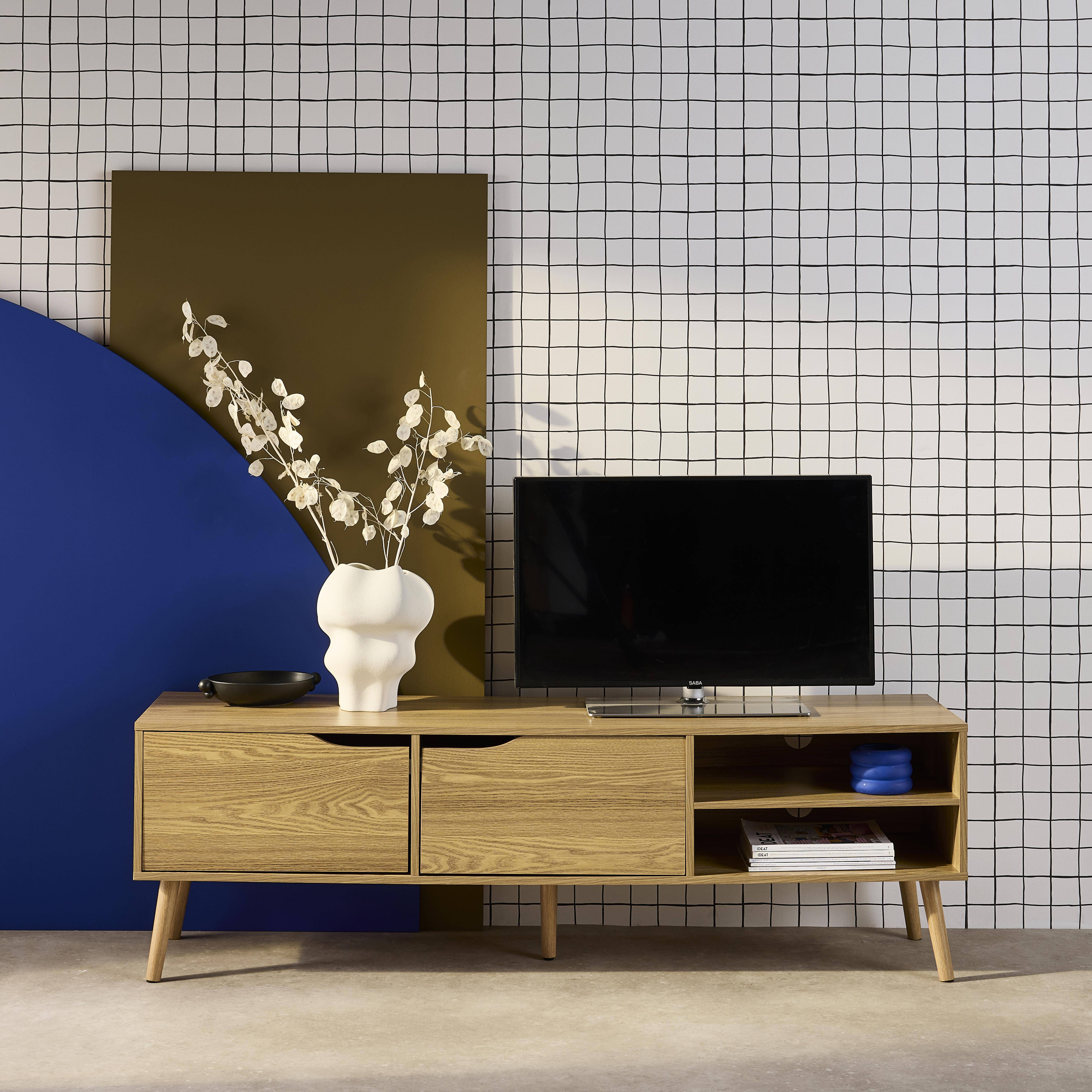 Nepal - Mueble TV en acabado estilo nogal con 2 puertas, 160cm