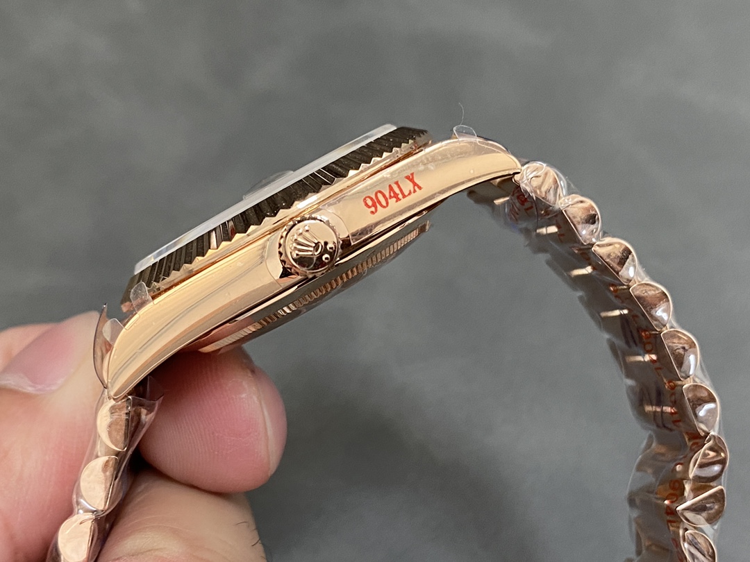 Rolex Day Date 40 18k Everose Gold Olive Green Dial m228235 0025 40mm