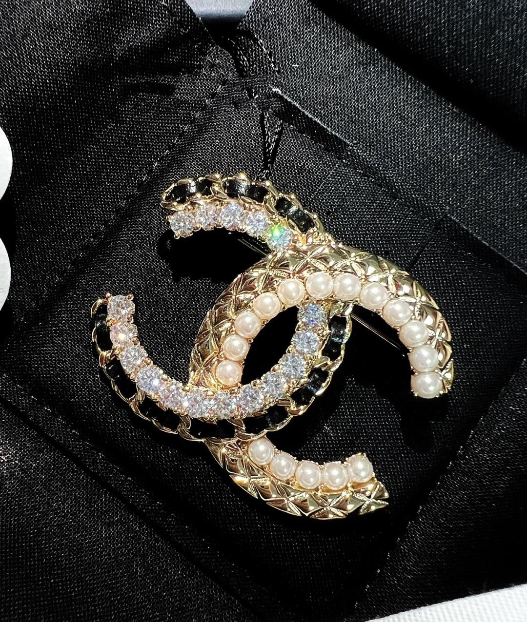 Chanel Leather Diamond Pearl CC Brooch - Original Replica Club