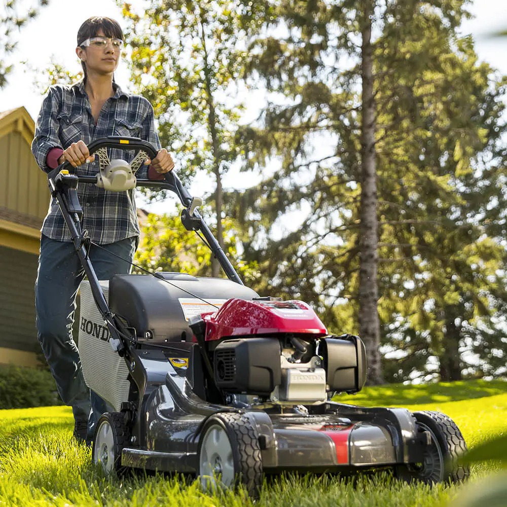 21 In. Nexite Deck Self Propelled 4-in-1 Versamow Hydrostatic Electric Start Self Propelled Lawn Mower with GCV200 Engine, Auto Choke and Roto-Stop Blade