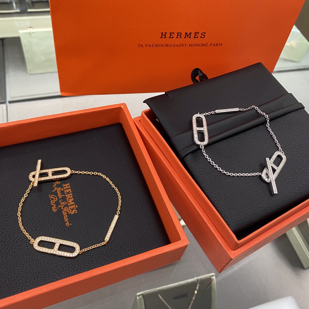 Hermes Diamond Paved Pig Nose Bracelet - Original Replica Club